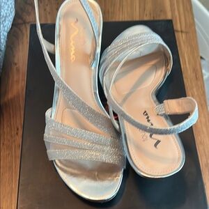 Nina Silver Heels Elegant Design